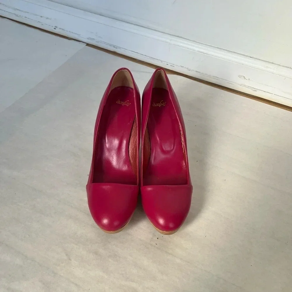 Japan Women’s Platform Wedge with Leather Upper - Size 7.5 US NWOB
